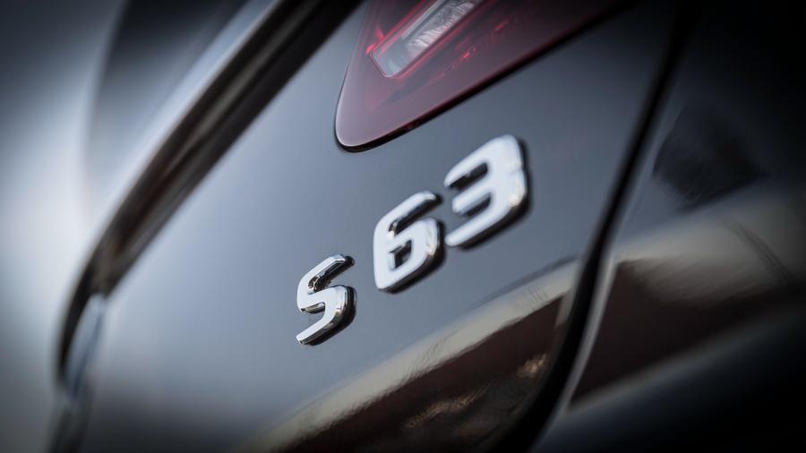 Логотип Mercedes-AMG S63 4Matic+ Coupe (C217) 2018 года  (NA) (фото 14 из 21)